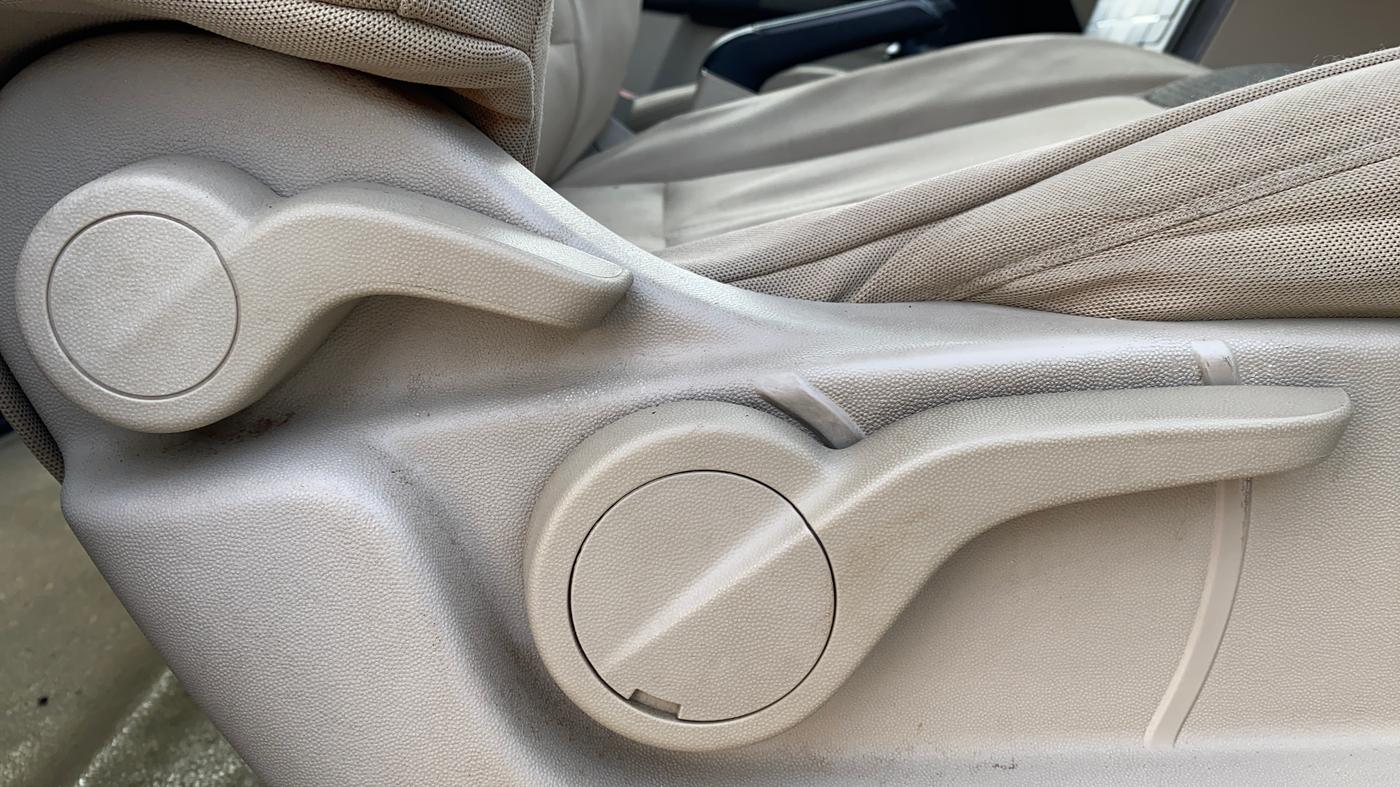2017 Mahindra XUV500 W6, Diesel, Manual, 37,310 km, Driver Side Adjustment Panel