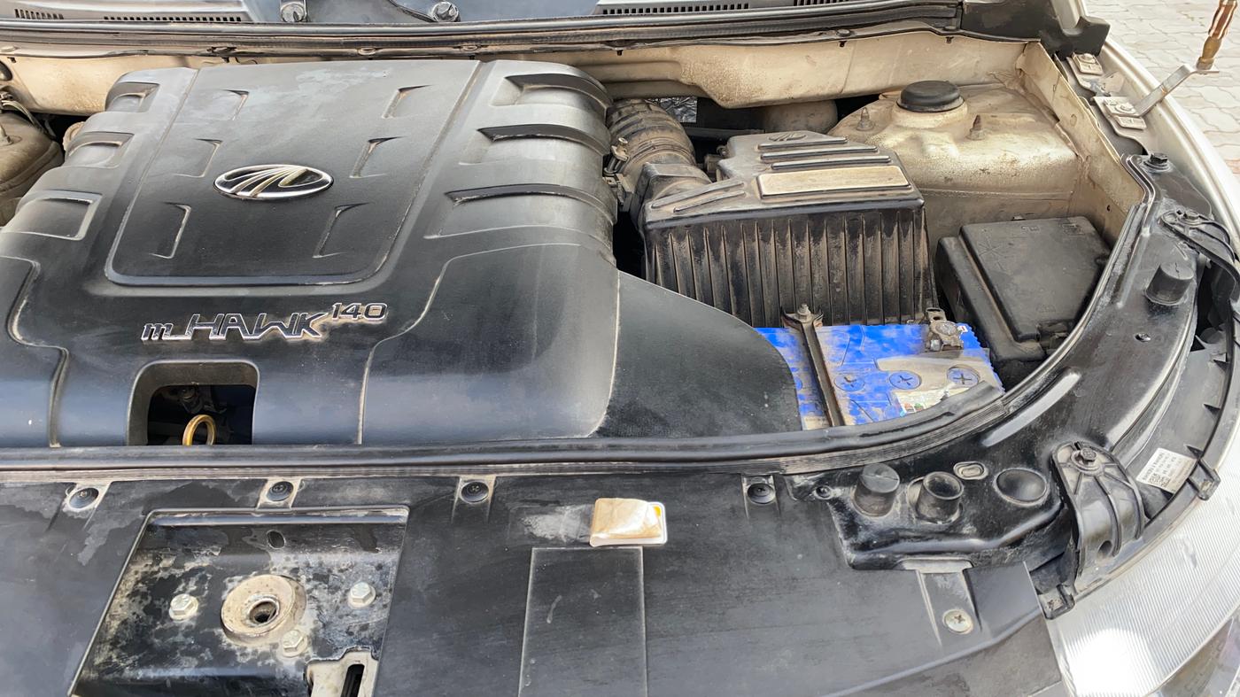 2017 Mahindra XUV500 W6, Diesel, Manual, 37,310 km, Engine View - Left