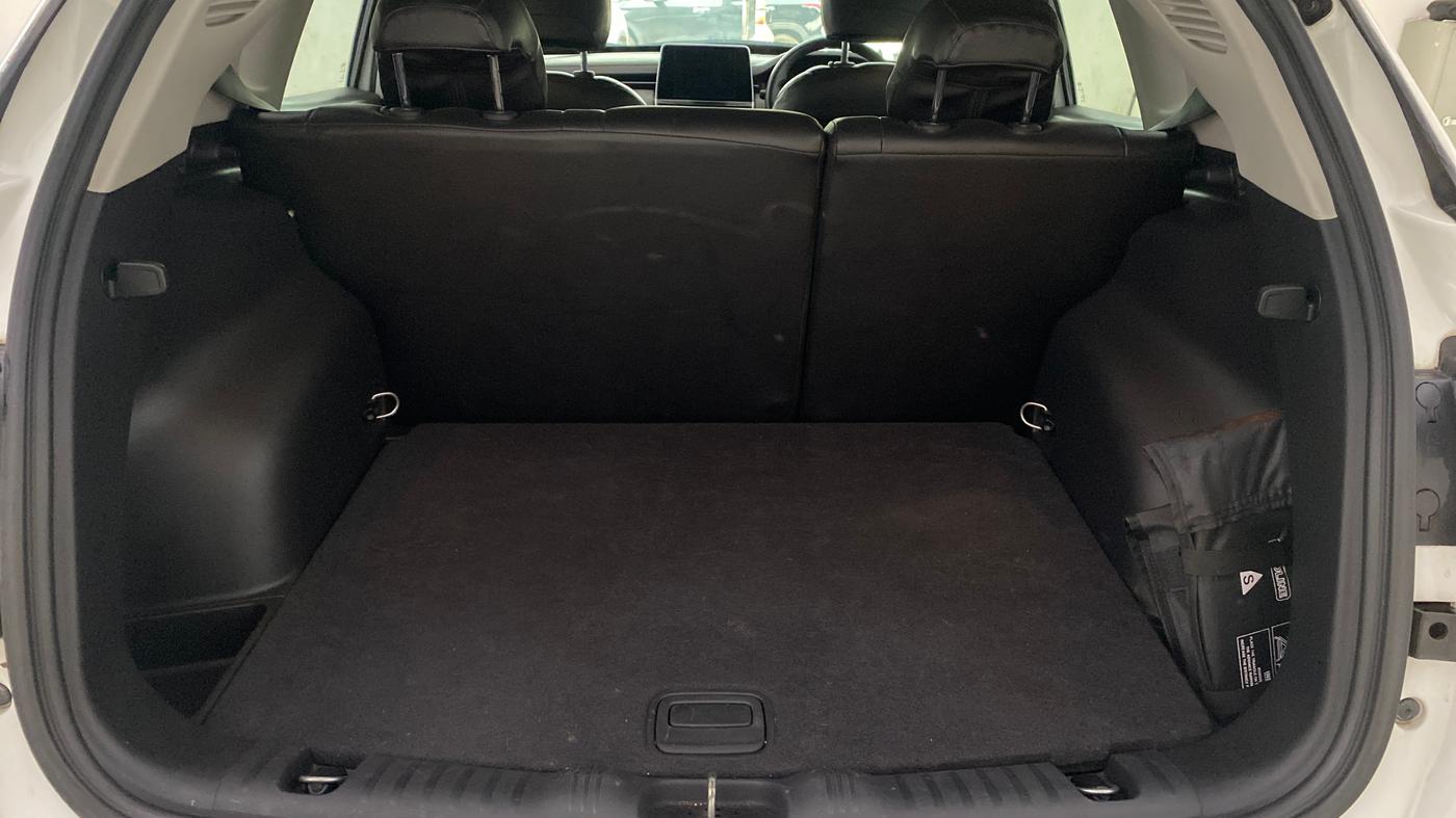 2021 Jeep Compass SPORT 1.4 PETROL, Petrol, Manual, 82,407 km, Boot Inside
