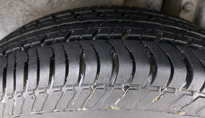 2013 Maruti Swift Dzire VDI, Diesel, Manual, 74,418 km, Left Rear Tyre Tread
