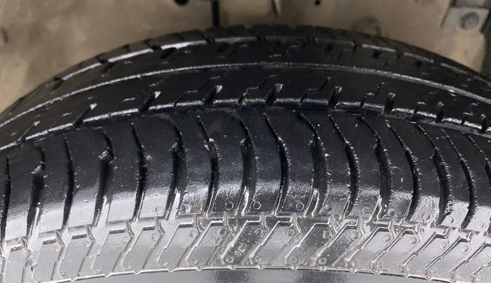 2013 Maruti Swift Dzire VDI, Diesel, Manual, 74,418 km, Right Front Tyre Tread