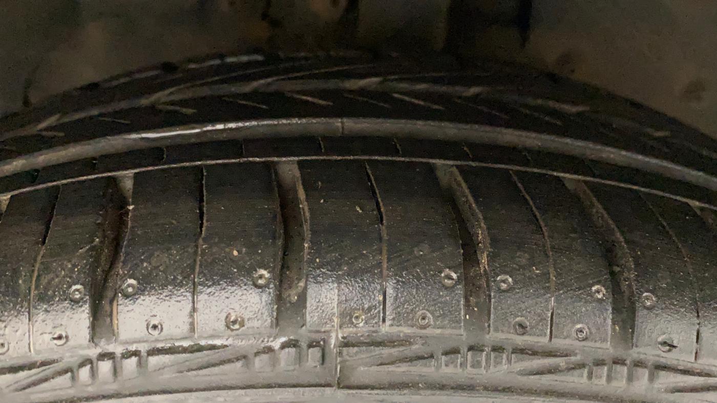 2018 Ford FREESTYLE TITANIUM 1.2 PETROL, Petrol, Manual, 31,896 km, Right Front Tyre Tread