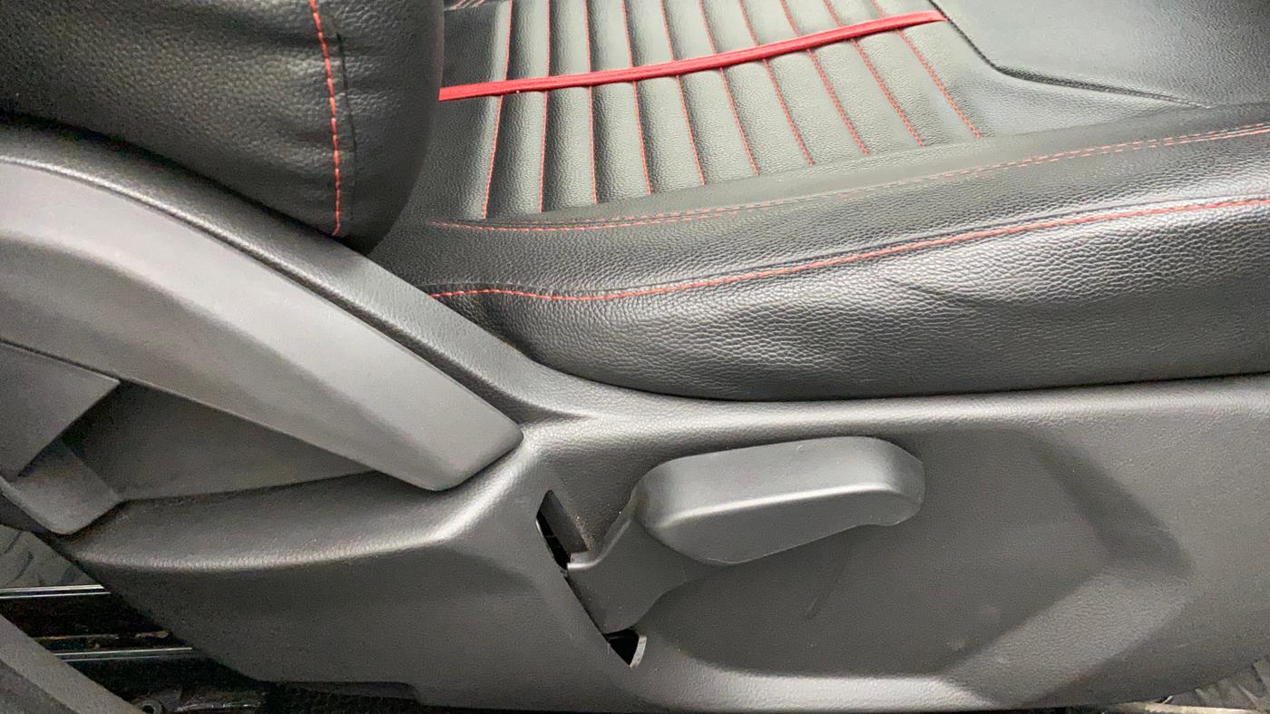 2018 Ford FREESTYLE TITANIUM 1.2 PETROL, Petrol, Manual, 31,896 km, Driver Side Adjustment Panel