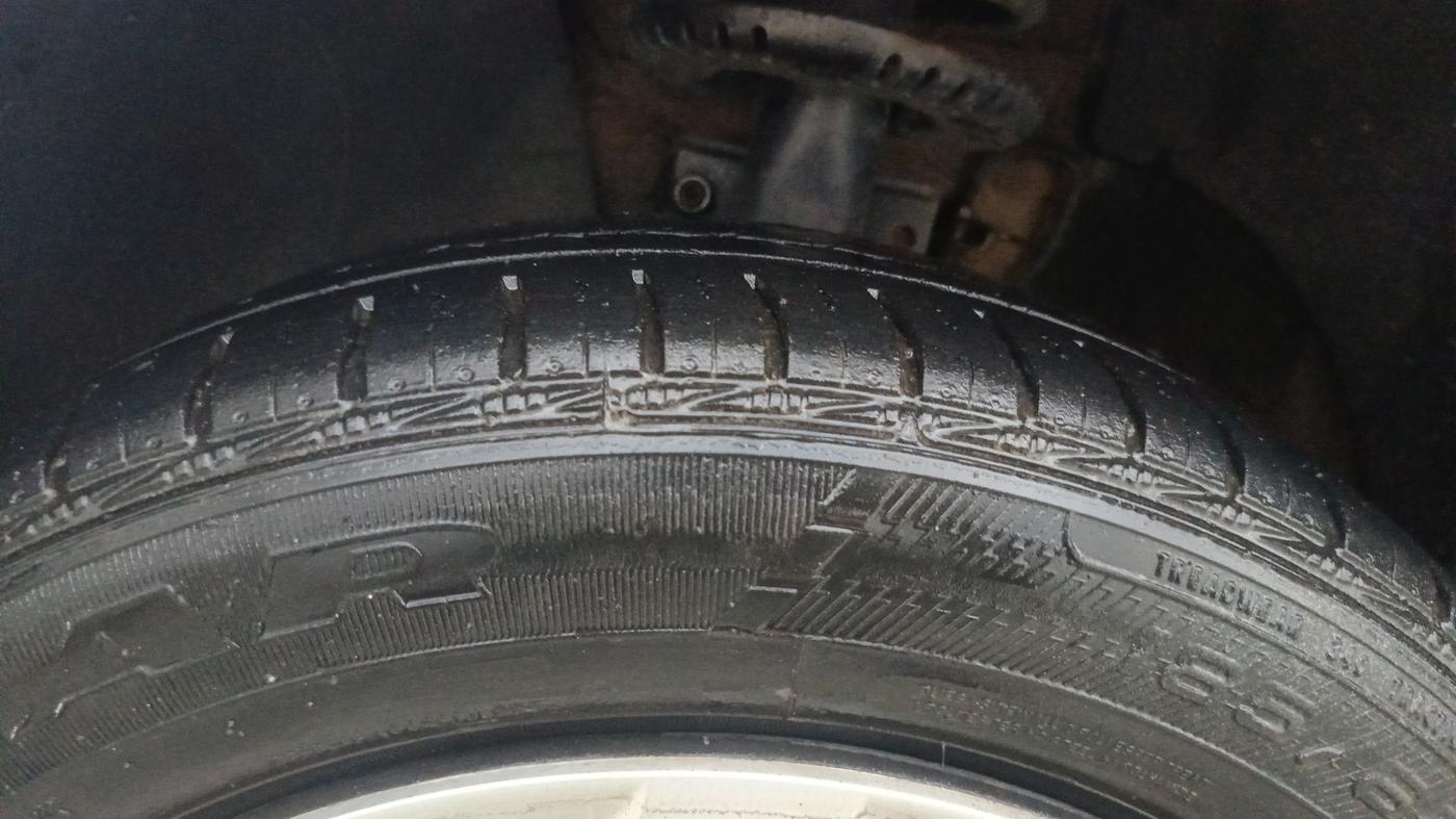 2013 Volkswagen Polo COMFORTLINE 1.2L PETROL, Petrol, Manual, 54,948 km, Left Front Tyre Tread