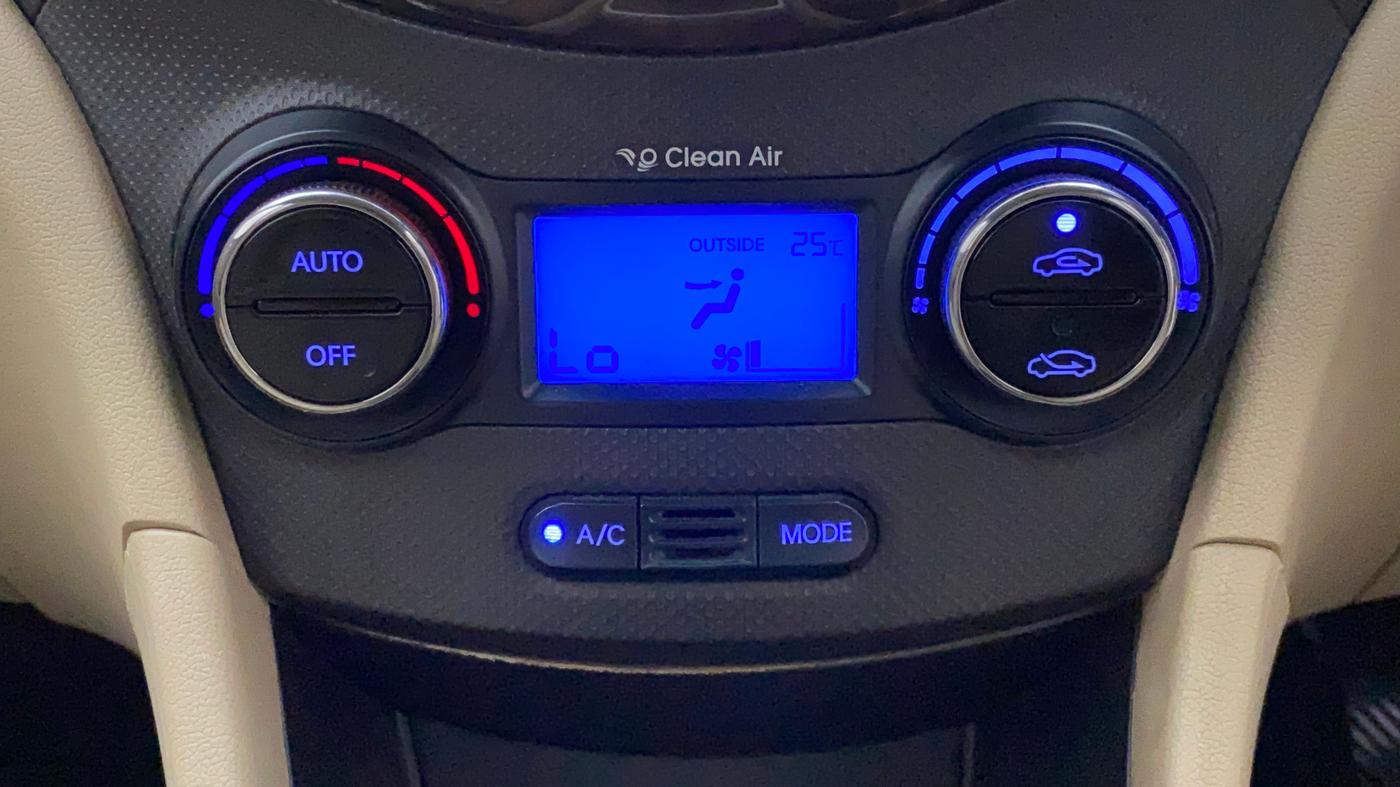 2013 Hyundai Verna FLUIDIC 1.6 CRDI SX, Diesel, Manual, 80,192 km, Automatic Climate Control