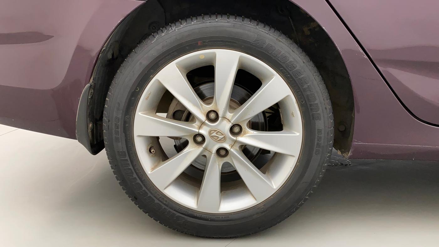 2013 Hyundai Verna FLUIDIC 1.6 CRDI SX, Diesel, Manual, 80,192 km, Right Rear Wheel