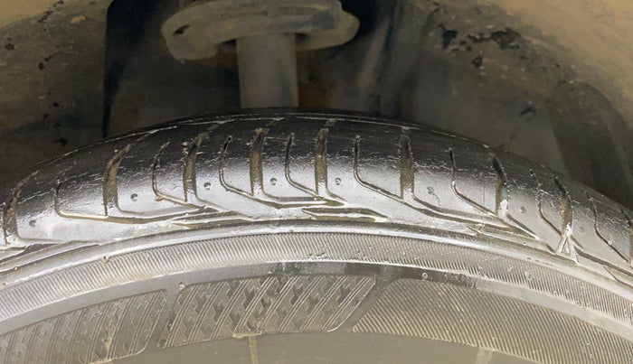 2020 Tata NEXON XMA SUNROOF DIESEL, Diesel, Automatic, 77,055 km, Right Front Tyre Tread