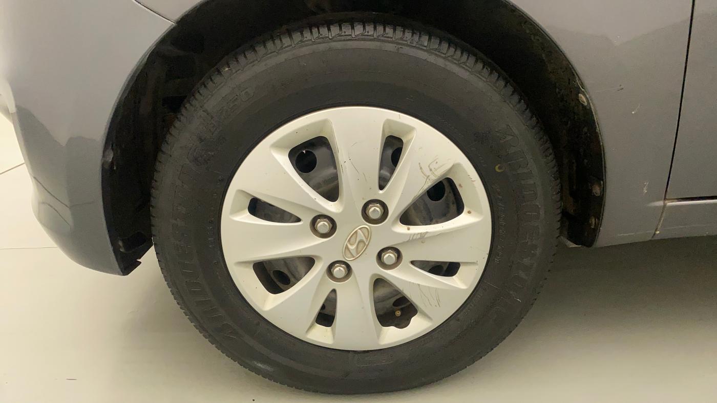 2011 Hyundai i10 MAGNA 1.2, Petrol, Manual, 32,454 km, Left Front Wheel