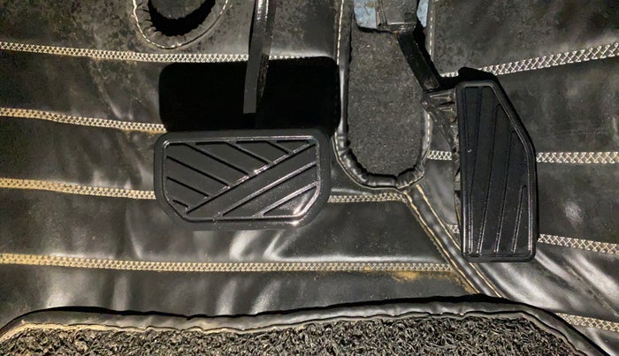 2023 Maruti Swift ZXI AMT, Petrol, Automatic, 26,681 km, Pedals