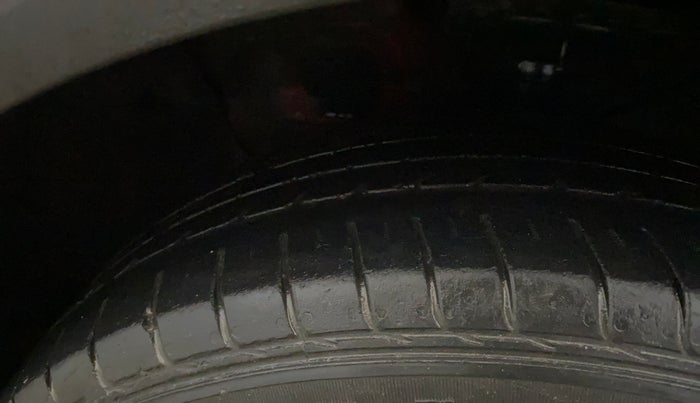 2018 Hyundai Creta E PLUS 1.6 PETROL, Petrol, Manual, 51,590 km, Left Front Tyre Tread