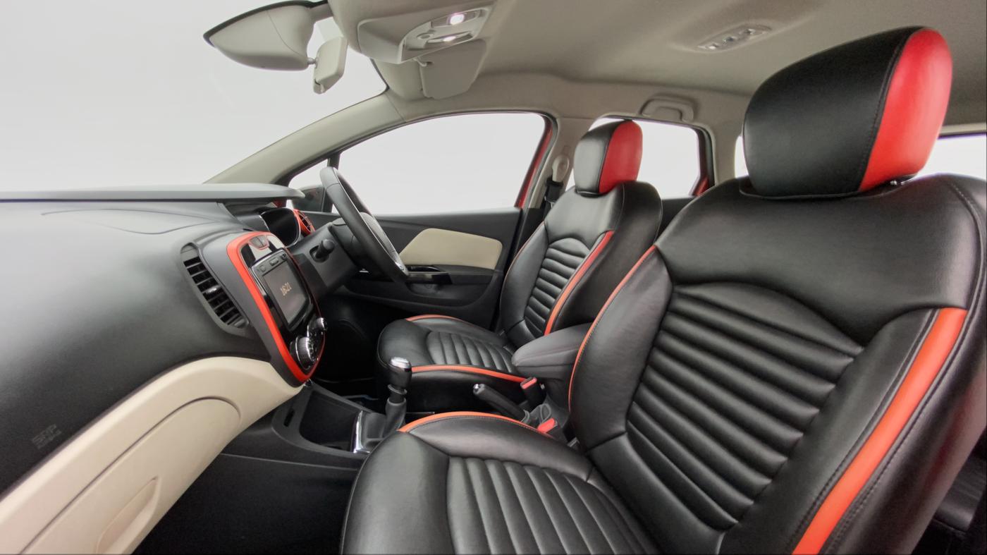 2018 Renault Captur RXT Diesel Dual Tone, Diesel, Manual, 44,857 km, Right Side Front Door Cabin