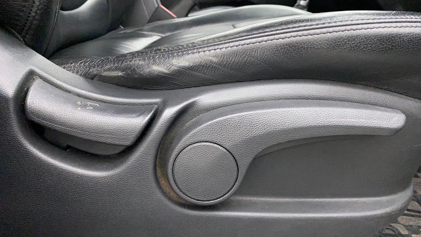 2018 Hyundai Creta SX PLUS AT 1.6 PETROL, Petrol, Automatic, 60,599 km, Driver Side Adjustment Panel