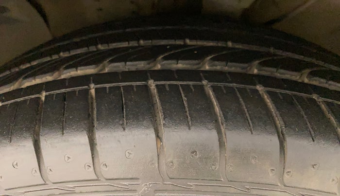 2018 Hyundai Creta SX PLUS AT 1.6 PETROL, Petrol, Automatic, 60,599 km, Left Front Tyre Tread