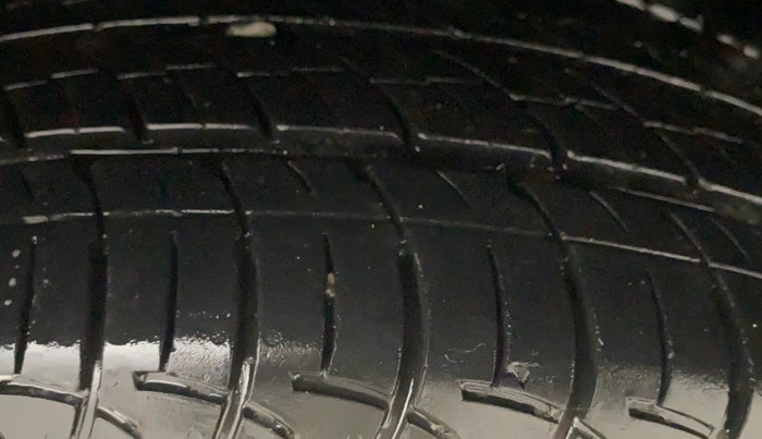 2012 Volkswagen Vento HIGHLINE DIESEL 1.6, Diesel, Manual, 83,063 km, Left Rear Tyre Tread