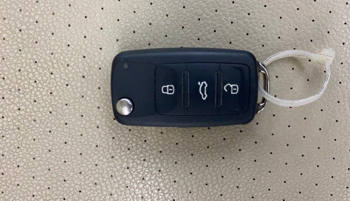 2012 Volkswagen Vento HIGHLINE DIESEL 1.6, Diesel, Manual, 83,063 km, Key Close Up