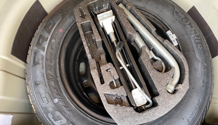 2012 Volkswagen Vento HIGHLINE DIESEL 1.6, Diesel, Manual, 83,063 km, Spare Tyre