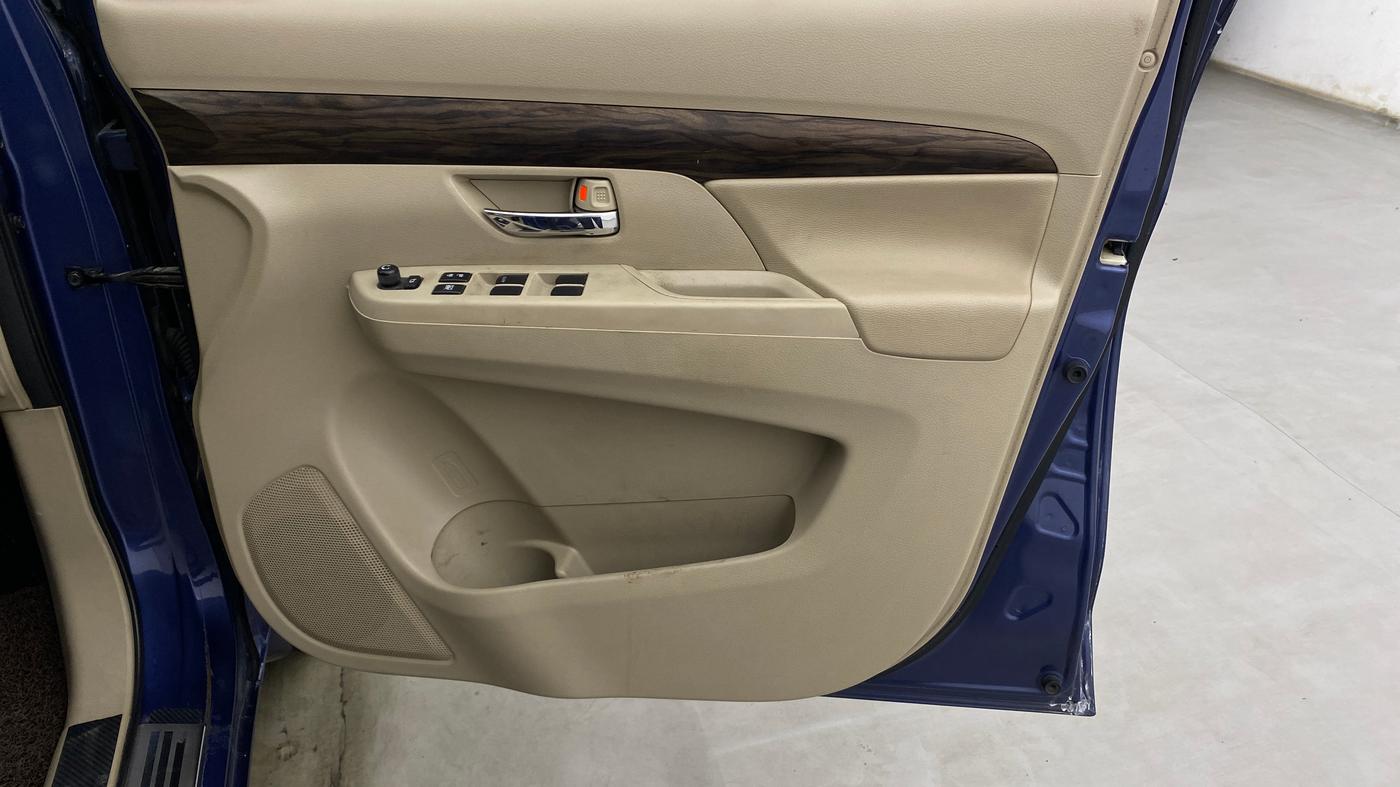 2020 Maruti Ertiga ZXI+ SHVS, Petrol, Manual, 1,01,256 km, Driver Side Door Panels Control