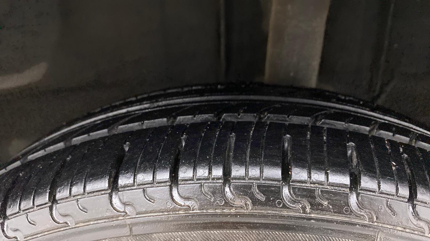 2022 Renault Kwid RXT 1.0, Petrol, Manual, 17,430 km, Left Rear Tyre Tread