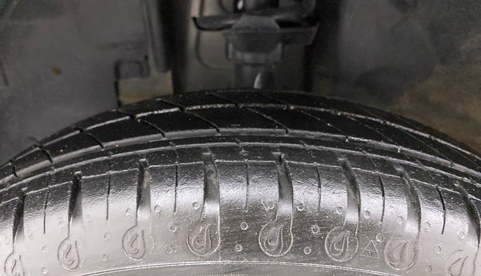 2022 Renault Kwid RXT 1.0, Petrol, Manual, 17,430 km, Left Front Tyre Tread