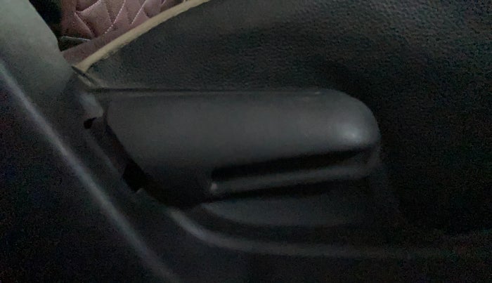 2017 Maruti Ertiga VDI SHVS, Diesel, Manual, 69,303 km, Driver Side Adjustment Panel