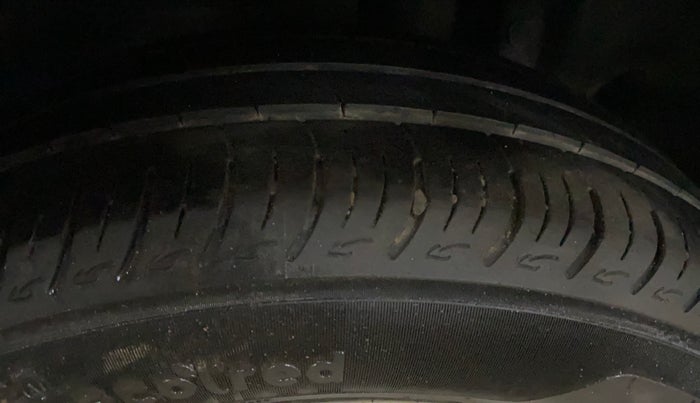 2017 Maruti Ertiga VDI SHVS, Diesel, Manual, 69,303 km, Left Rear Tyre Tread