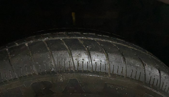 2017 Maruti Ertiga VDI SHVS, Diesel, Manual, 69,303 km, Right Front Tyre Tread