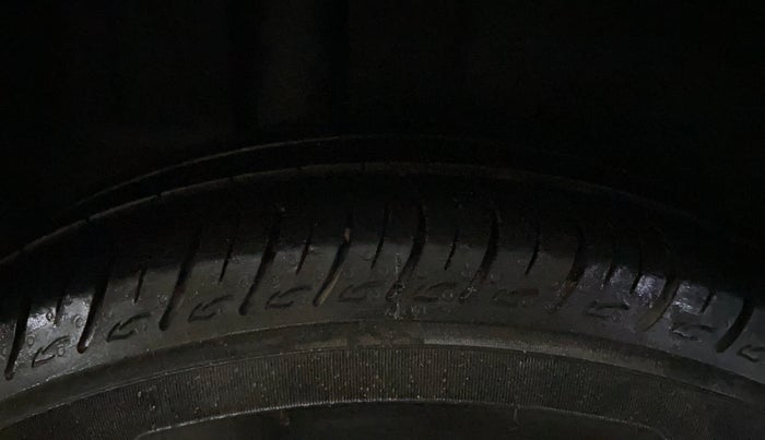 2017 Maruti Ertiga VDI SHVS, Diesel, Manual, 69,303 km, Right Rear Tyre Tread