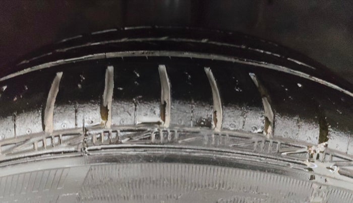 2014 Toyota Etios CROSS 1.2 G, Petrol, Manual, 78,066 km, Right Front Tyre Tread