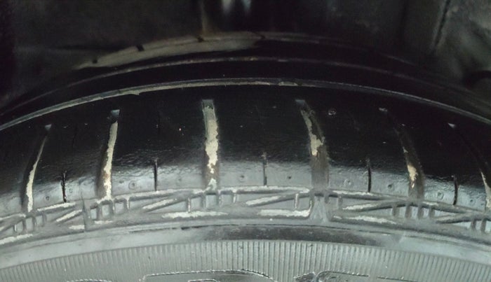 2014 Toyota Etios CROSS 1.2 G, Petrol, Manual, 78,066 km, Right Rear Tyre Tread