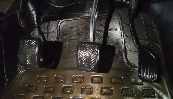 2014 Toyota Etios CROSS 1.2 G, Petrol, Manual, 78,066 km, Pedals