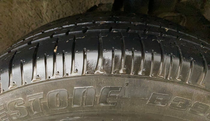 2022 KIA CARENS LUXURY PLUS 1.4 PETROL DCT 7 STR, Petrol, Automatic, 82,165 km, Left Rear Tyre Tread