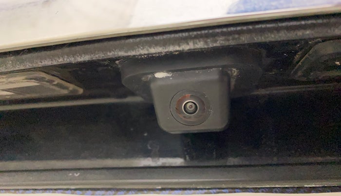 2022 KIA CARENS LUXURY PLUS 1.4 PETROL DCT 7 STR, Petrol, Automatic, 82,165 km, Parking Camera