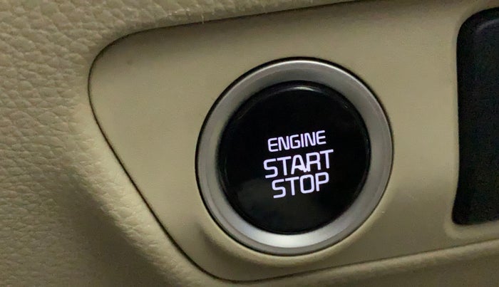 2022 KIA CARENS LUXURY PLUS 1.4 PETROL DCT 7 STR, Petrol, Automatic, 82,165 km, Keyless Start/ Stop Button