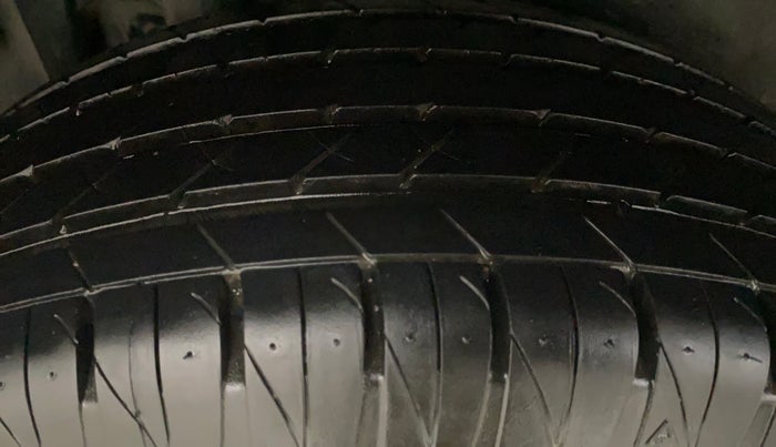 2021 Maruti Vitara Brezza ZXI, Petrol, Manual, 64,384 km, Right Rear Tyre Tread