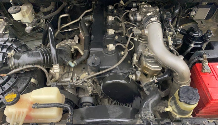 2014 Toyota Innova 2.5 GX 8 STR, Diesel, Manual, 72,161 km, Engine View