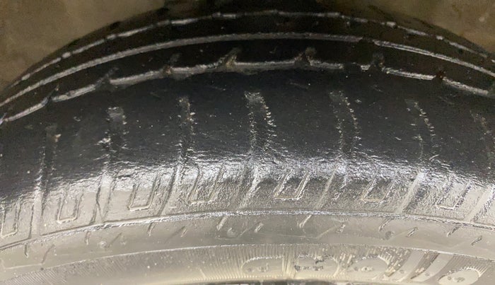2014 Maruti Wagon R 1.0 VXI, Petrol, Manual, 32,344 km, Right Front Tyre Tread