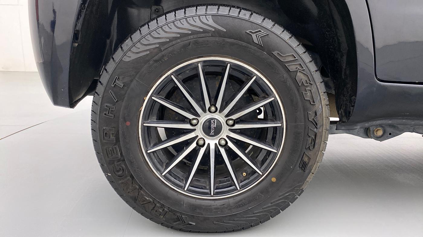 2019 Mahindra TUV300 T4+, Diesel, Manual, 74,405 km, Right Rear Wheel