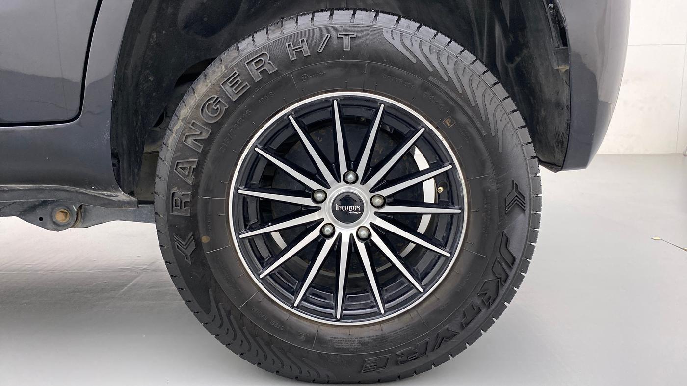 2019 Mahindra TUV300 T4+, Diesel, Manual, 74,405 km, Left Rear Wheel