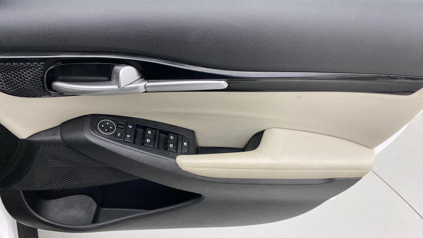 2020 KIA SELTOS HTX 1.5 PETROL MT, Petrol, Manual, 16,739 km, Driver Side Door Panels Control