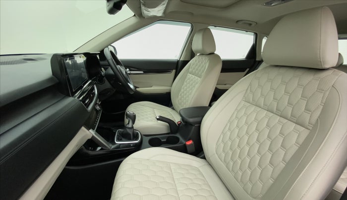 2020 KIA SELTOS HTX 1.5 PETROL MT, Petrol, Manual, 16,739 km, Right Side Front Door Cabin