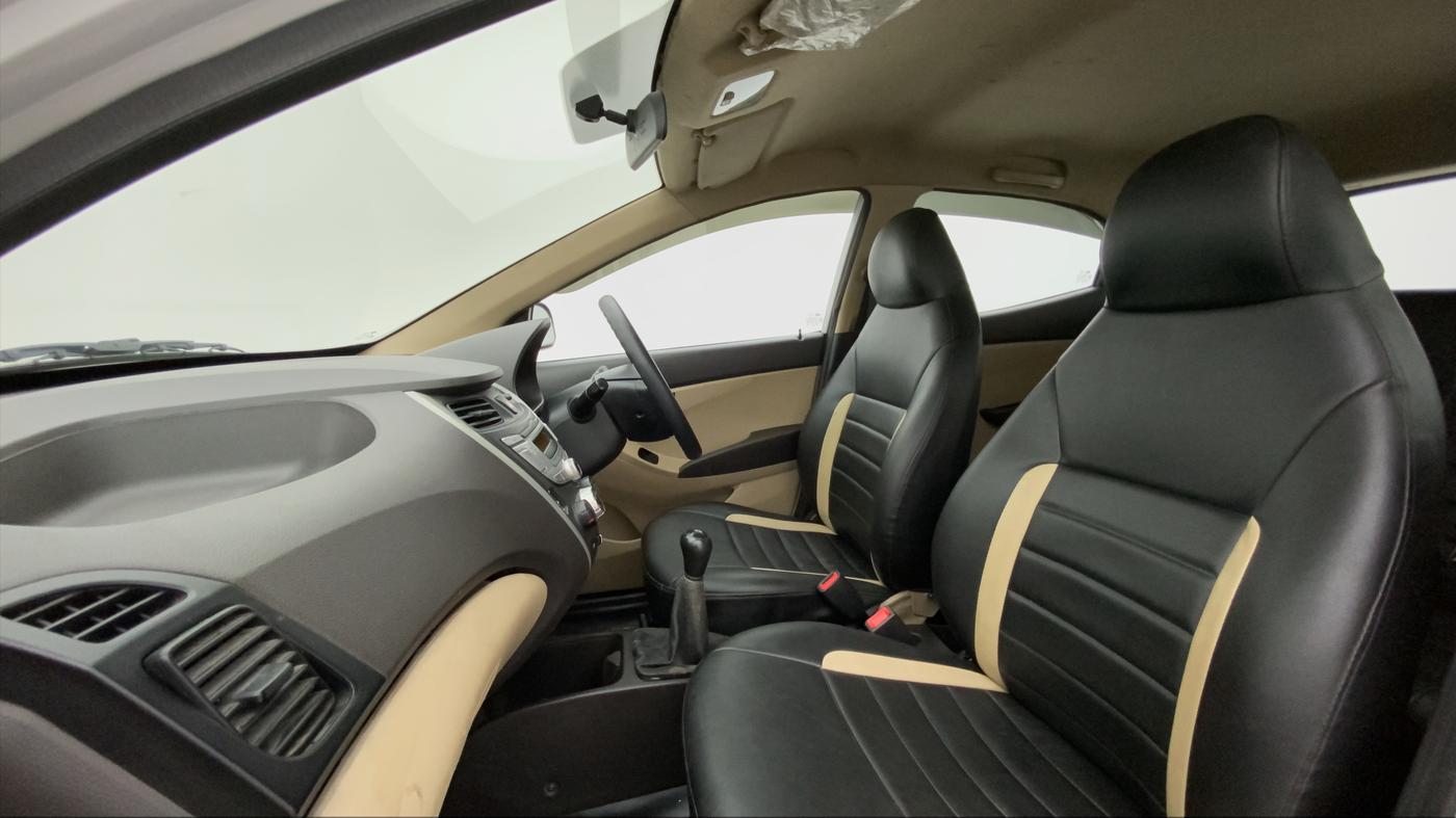 2018 Hyundai Eon MAGNA +, Petrol, Manual, 28,516 km, Right Side Front Door Cabin