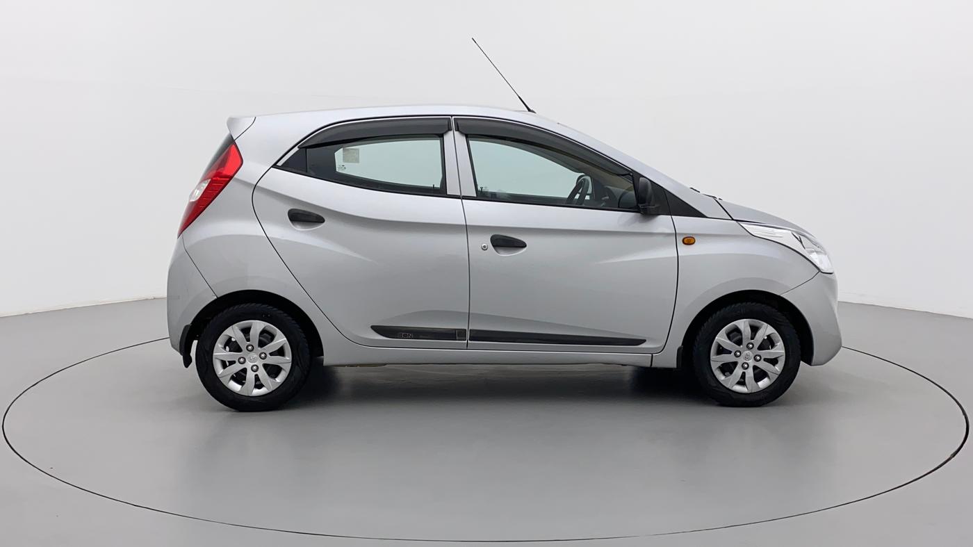 2018 Hyundai Eon MAGNA +, Petrol, Manual, 28,516 km, Right Side View