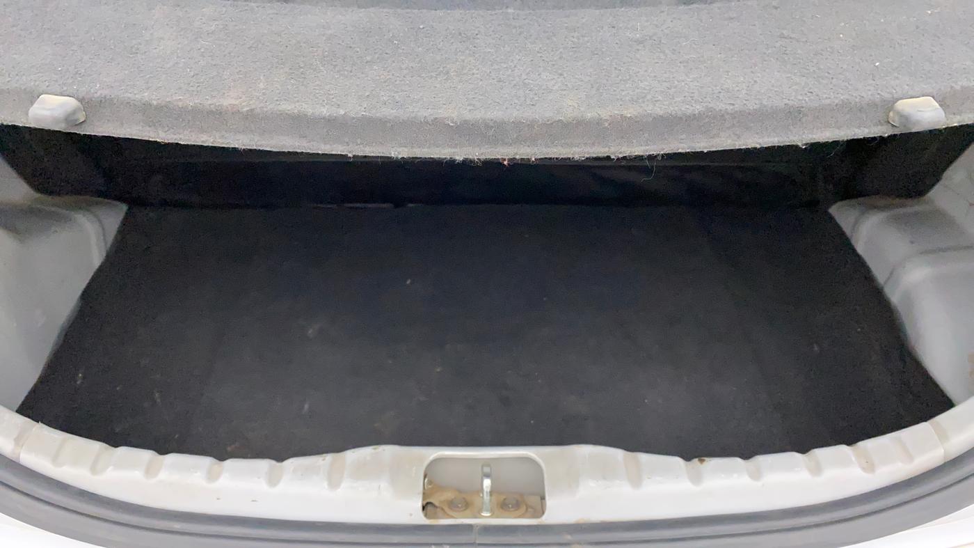 2018 Hyundai Eon MAGNA +, Petrol, Manual, 28,516 km, Boot Inside