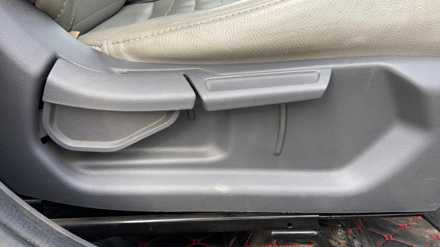 2019 Hyundai GRAND I10 NIOS SPORTZ 1.2 KAPPA VTVT, Petrol, Manual, 69,561 km, Driver Side Adjustment Panel