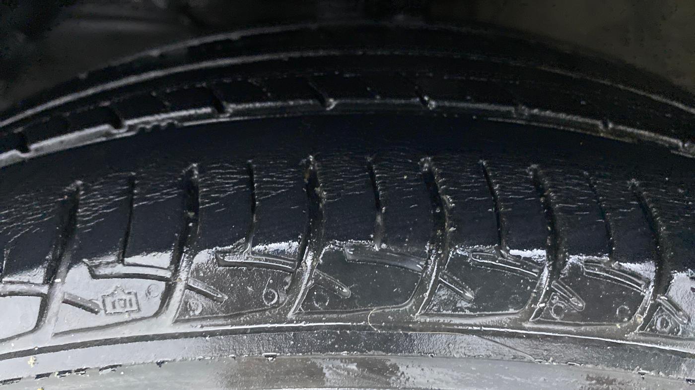 2018 Maruti Baleno DELTA 1.2 K12, Petrol, Manual, 33,271 km, Left Front Tyre Tread