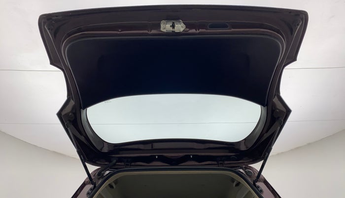 2018 Maruti Ertiga VXI LIMITED EDITION, Petrol, Manual, 74,876 km, Boot Door Open