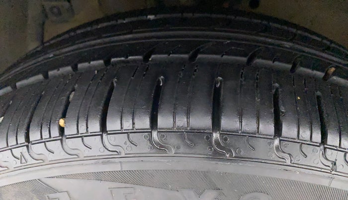 2018 Maruti Ertiga VXI LIMITED EDITION, Petrol, Manual, 74,876 km, Left Front Tyre Tread