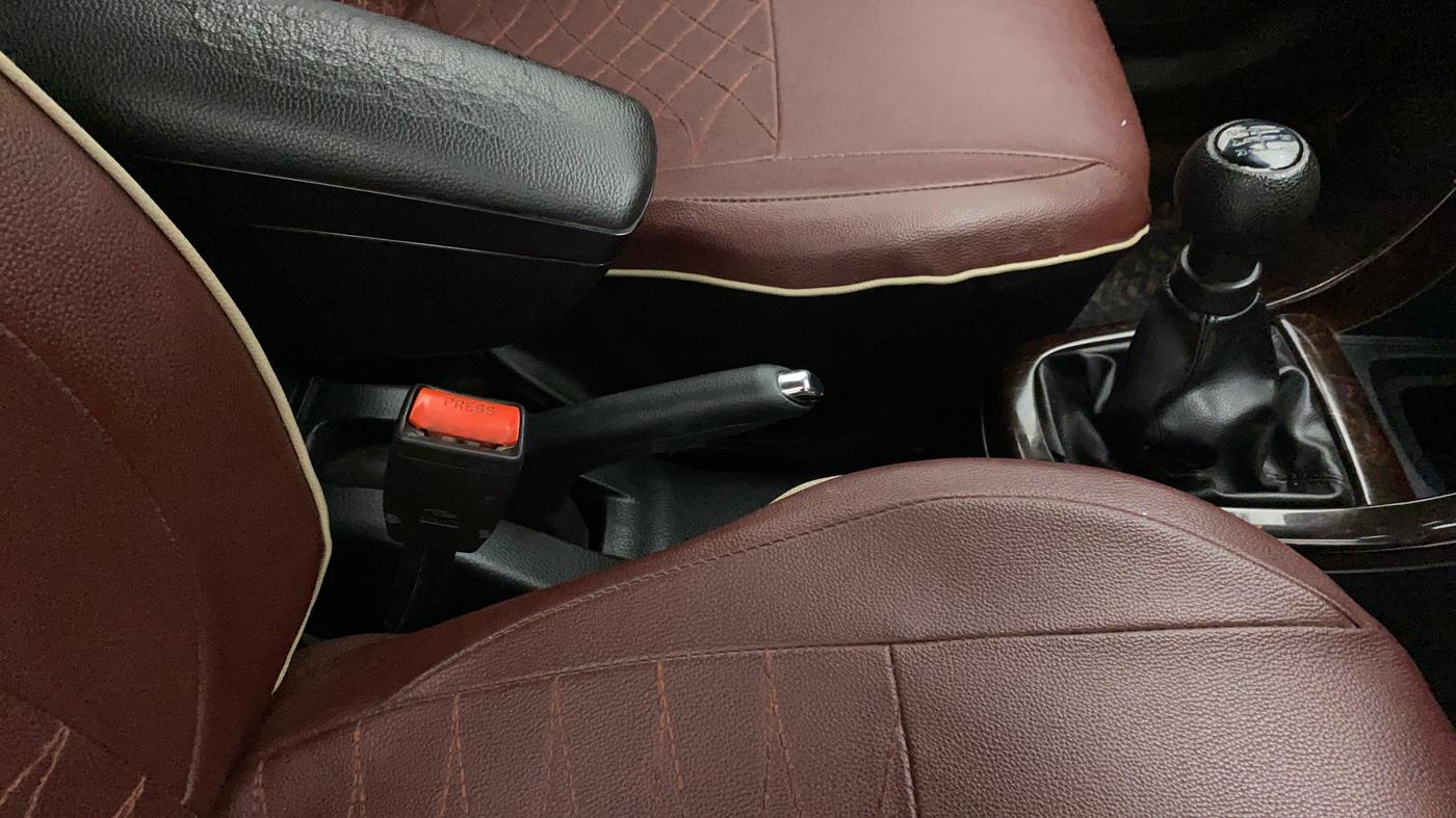2018 Maruti Ertiga VXI LIMITED EDITION, Petrol, Manual, 74,876 km, Gear Lever