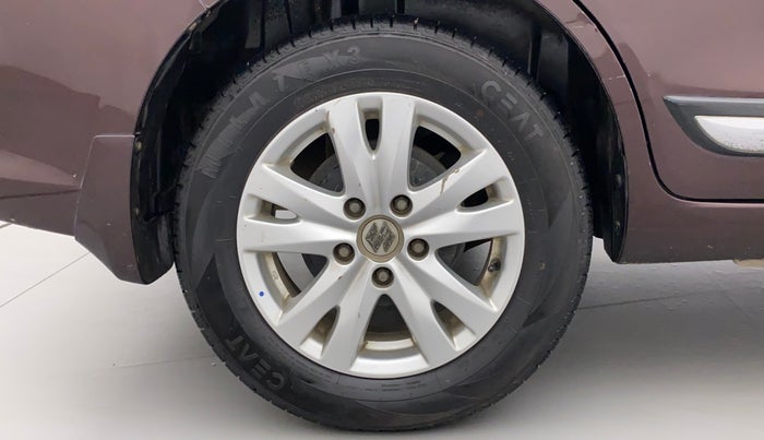 2018 Maruti Ertiga VXI LIMITED EDITION, Petrol, Manual, 74,876 km, Right Rear Wheel
