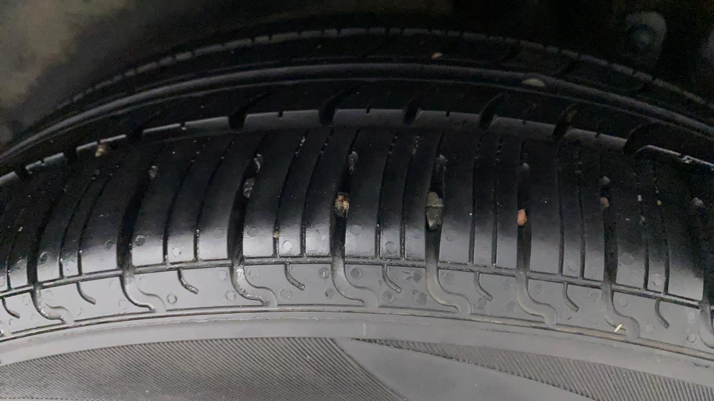 2018 Maruti Ertiga VXI LIMITED EDITION, Petrol, Manual, 74,876 km, Left Rear Tyre Tread